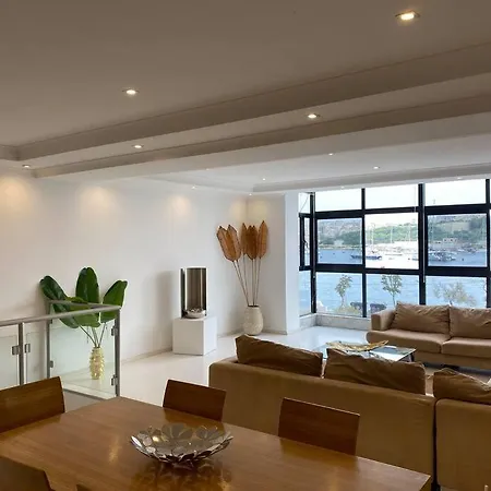 Beautiful Seafront In With Valletta View *