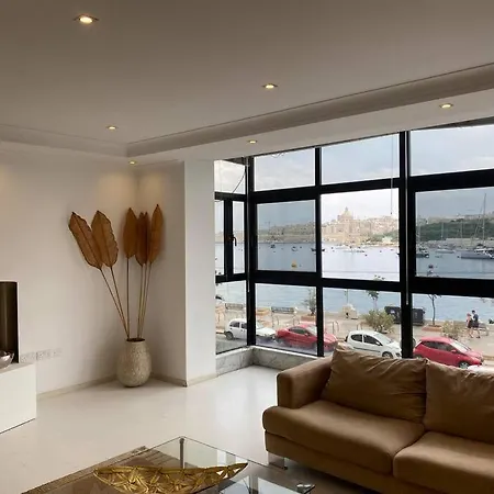 Beautiful Seafront In With Valletta View 아파트 슬리에마