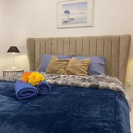 Beautiful Seafront In With Valletta View Apartment